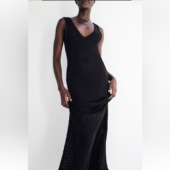 Zara LONG V-NECK DRESS WITH STRAPS. Black. Sizes S, M. New with Tags. - Picture 4 of 9